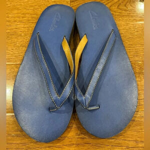 Clarks Blue Flip Flops Sandals size 6